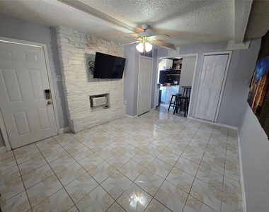 10605 Newmont Rd - Photo Thumbnail 4