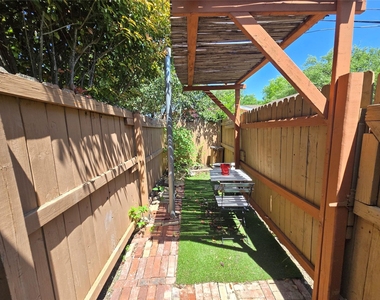 10605 Newmont Rd - Photo Thumbnail 1