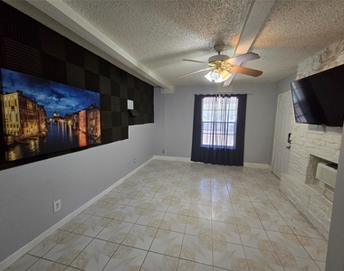 10605 Newmont Rd - Photo Thumbnail 3