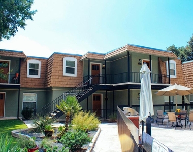 1500 E East Side Dr - Photo Thumbnail 12