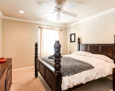 1500 E East Side Dr - Photo Thumbnail 7