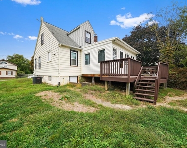624 Armstrong Avenue - Photo Thumbnail 4