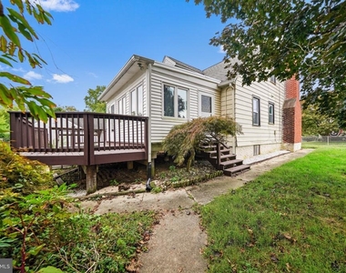 624 Armstrong Avenue - Photo Thumbnail 7