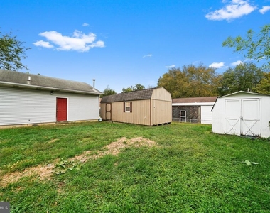 624 Armstrong Avenue - Photo Thumbnail 5