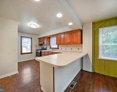624 Armstrong Avenue - Photo Thumbnail 16