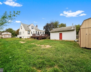 624 Armstrong Avenue - Photo Thumbnail 6