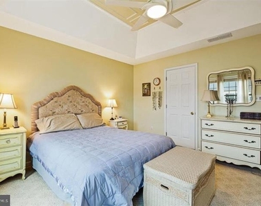 412 E Oakmeade Drive - Photo Thumbnail 12