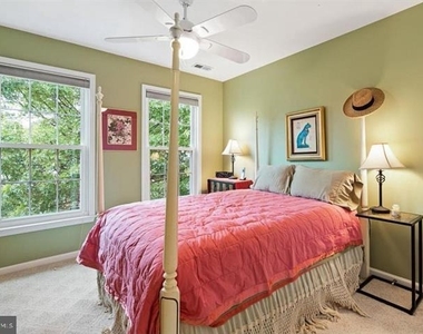 412 E Oakmeade Drive - Photo Thumbnail 16
