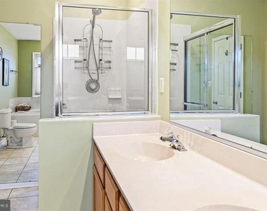 412 E Oakmeade Drive - Photo Thumbnail 15