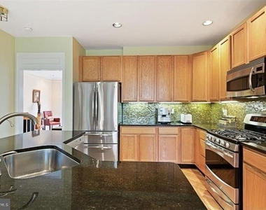 412 E Oakmeade Drive - Photo Thumbnail 6