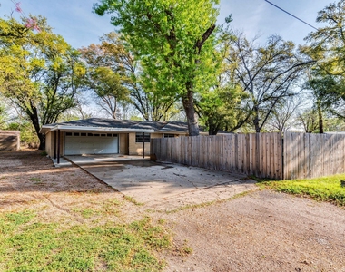 10606 Macmora Rd - Photo Thumbnail 3