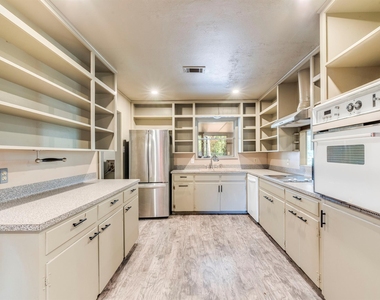 10606 Macmora Rd - Photo Thumbnail 8