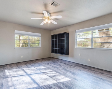 10606 Macmora Rd - Photo Thumbnail 14