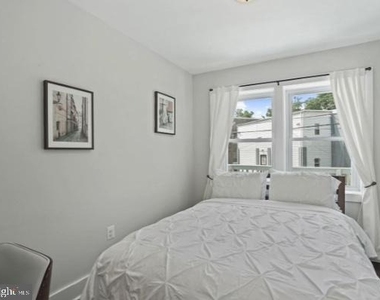 1260 Penn Street Ne - Photo Thumbnail 7