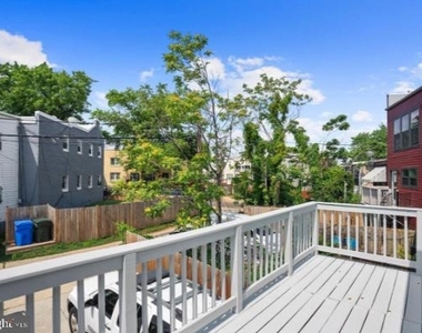 1260 Penn Street Ne - Photo Thumbnail 17