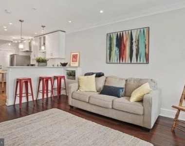 1260 Penn Street Ne - Photo Thumbnail 1
