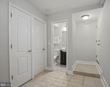 1260 Penn Street Ne - Photo Thumbnail 14