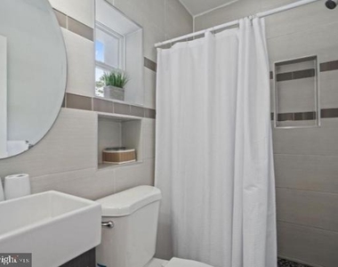 1260 Penn Street Ne - Photo Thumbnail 11