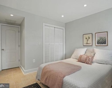 1260 Penn Street Ne - Photo Thumbnail 12