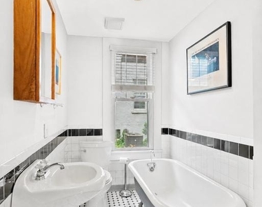 5213 Cathedral Avenue Nw - Photo Thumbnail 11