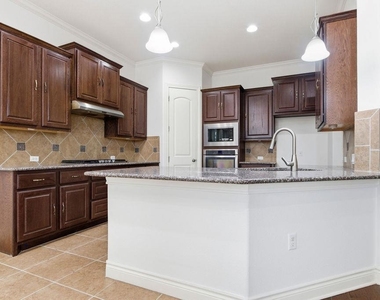 15004 Iveans Way - Photo Thumbnail 13