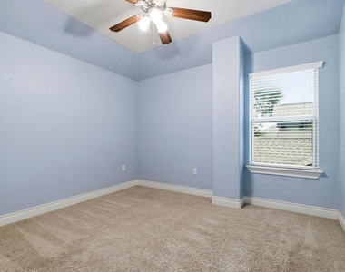 15004 Iveans Way - Photo Thumbnail 31