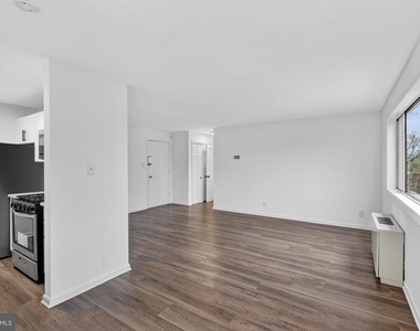 4570 Macarthur Boulevard Nw - Photo Thumbnail 5
