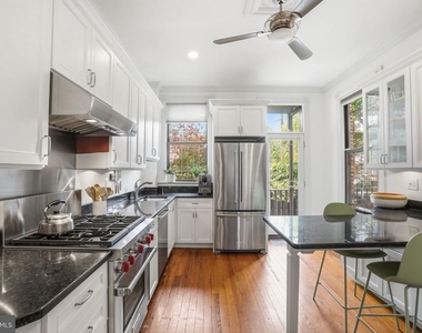 210 8th Street Se - Photo Thumbnail 15