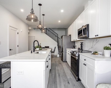 1730 Montello Avenue Ne - Photo Thumbnail 10