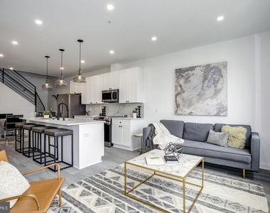 1730 Montello Avenue Ne - Photo Thumbnail 13
