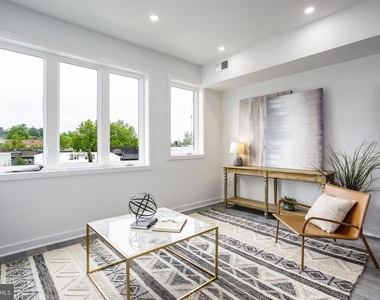1730 Montello Avenue Ne - Photo Thumbnail 11