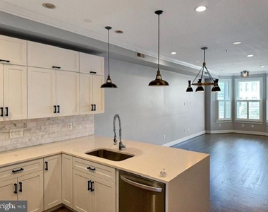 2029 North Capitol Street Ne - Photo Thumbnail 4