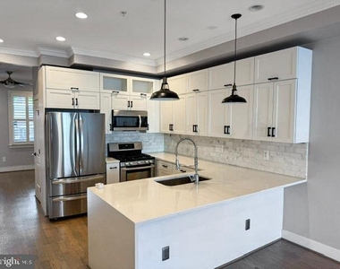 2029 North Capitol Street Ne - Photo Thumbnail 3