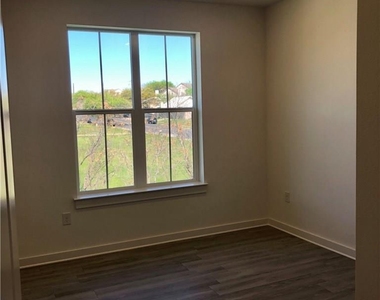 2624 Metcalfe Rd - Photo Thumbnail 8