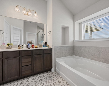 627 Biscayne Bay Bnd - Photo Thumbnail 10
