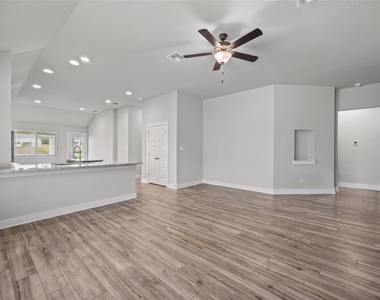 627 Biscayne Bay Bnd - Photo Thumbnail 5