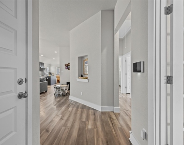 627 Biscayne Bay Bnd - Photo Thumbnail 2