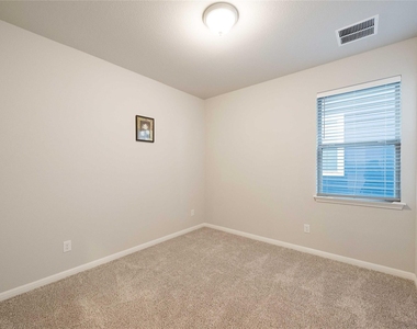 140 Drifter Ln - Photo Thumbnail 4