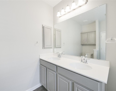 12112 Timber Arch Ln - Photo Thumbnail 18