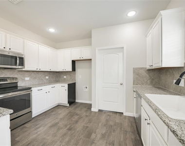 12112 Timber Arch Ln - Photo Thumbnail 5