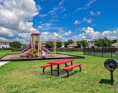 12112 Timber Arch Ln - Photo Thumbnail 24