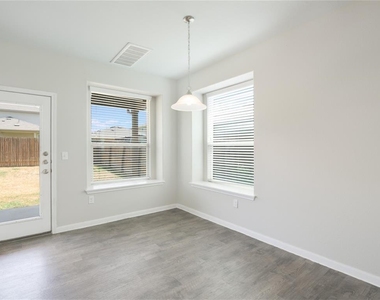 12112 Timber Arch Ln - Photo Thumbnail 8