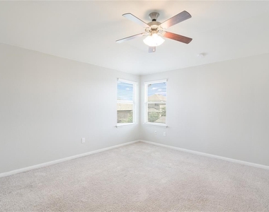 12112 Timber Arch Ln - Photo Thumbnail 16