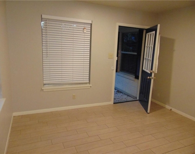 3904 Bailey Ln - Photo Thumbnail 4