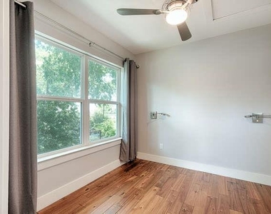 901 W Mary St - Photo Thumbnail 11