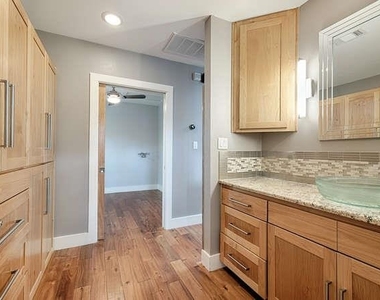 901 W Mary St - Photo Thumbnail 15