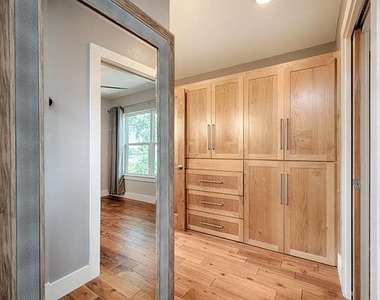 901 W Mary St - Photo Thumbnail 10