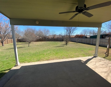 1806 Dublin Dr - Photo Thumbnail 19
