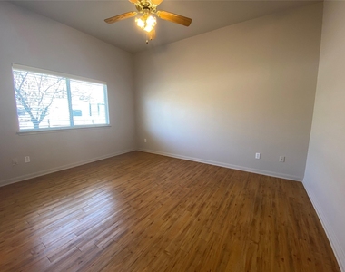 1806 Dublin Dr - Photo Thumbnail 8