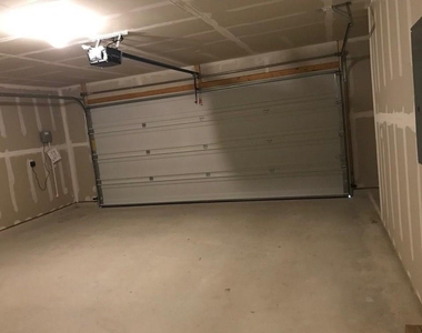 108 Cranbrook Ln - Photo Thumbnail 9